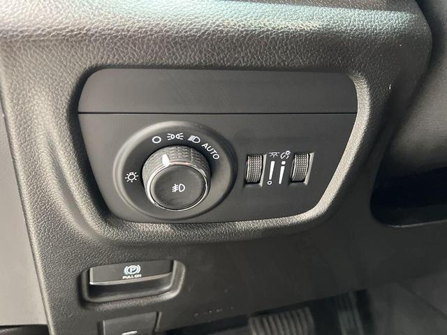 Photo of 2024 Diamond Black Jeep Grand Cherokee L