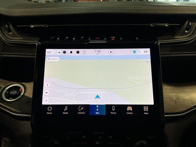 Photo of 2024 Diamond Black Jeep Grand Cherokee L