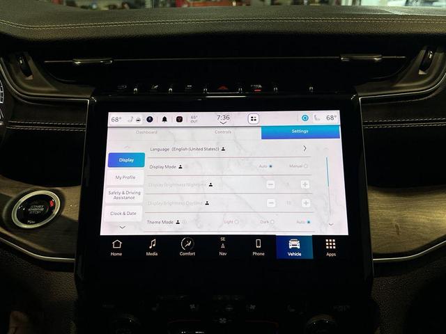 Photo of 2024 Diamond Black Jeep Grand Cherokee L