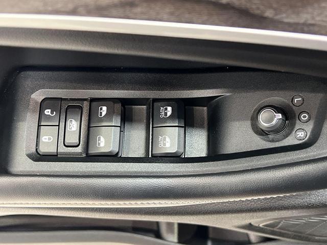Photo of 2024 Diamond Black Jeep Grand Cherokee L