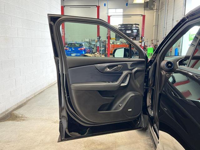 Photo of 2024 Black Chevrolet Blazer
