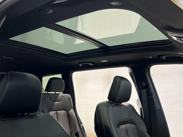 Photo of 2025 Diamond Black Jeep Grand Cherokee L