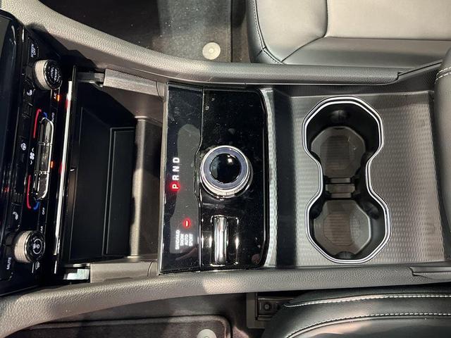 Photo of 2025 Diamond Black Jeep Grand Cherokee L