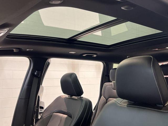 Photo of 2025 Diamond Black Jeep Grand Cherokee L