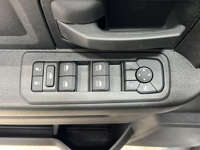 Photo of 2025 Bright White Clearcoat RAM 2500