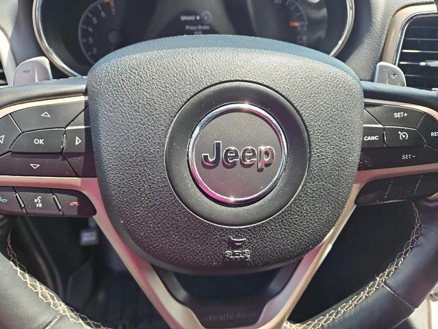 Photo of 2017 Granite Crystal Clearcoat Metallic Jeep Grand Cherokee