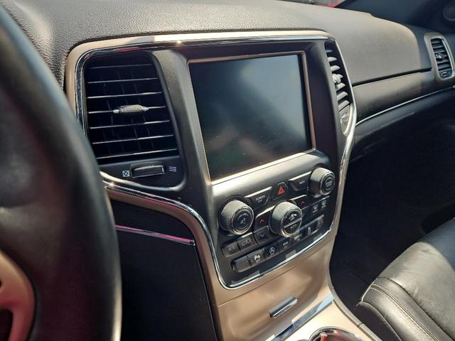 Photo of 2017 Granite Crystal Clearcoat Metallic Jeep Grand Cherokee