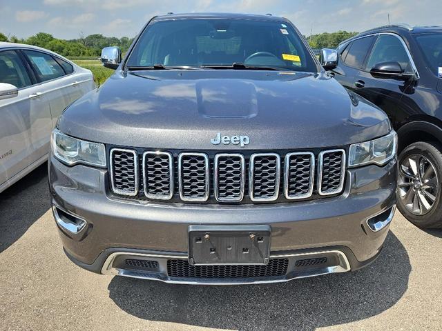 Photo of 2017 Granite Crystal Clearcoat Metallic Jeep Grand Cherokee