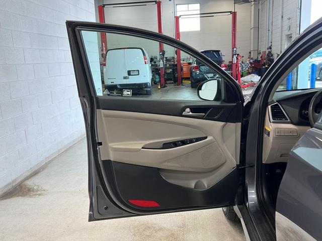 Photo of 2018 Coliseum Gray Hyundai TUCSON