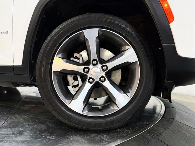 Photo of 2023 Bright White Clearcoat Jeep Grand Cherokee 4xe