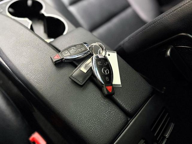 Photo of 2012 Arctic White Mercedes-Benz C-Class