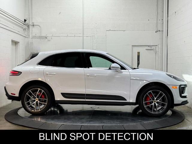 Photo of 2022 Carrara White Metallic Porsche Macan
