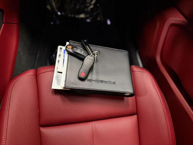 Photo of 2022 Carrara White Metallic Porsche Macan