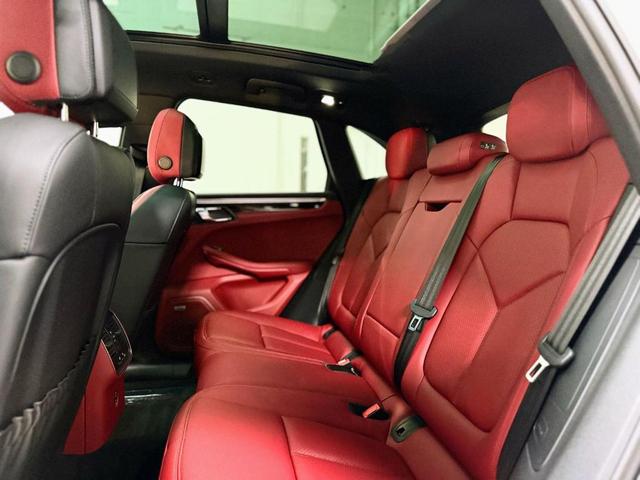 Photo of 2022 Carrara White Metallic Porsche Macan