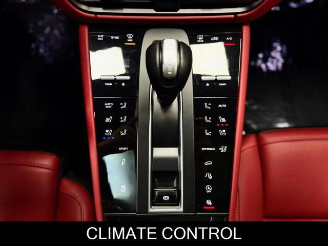 Photo of 2022 Carrara White Metallic Porsche Macan