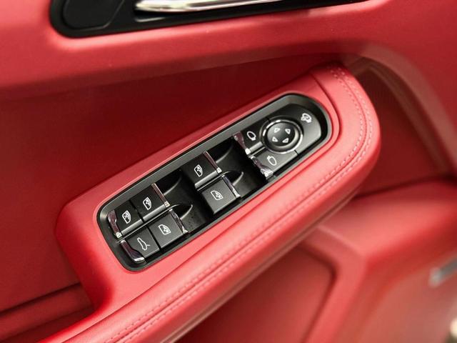 Photo of 2022 Carrara White Metallic Porsche Macan