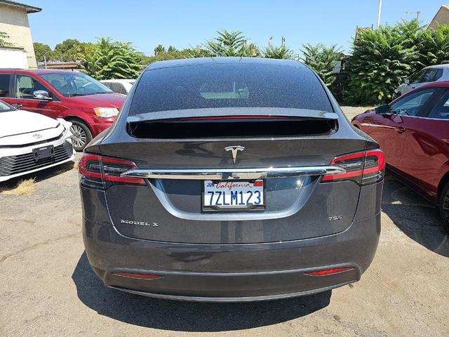 Photo of 2017 Gray Tesla Model X