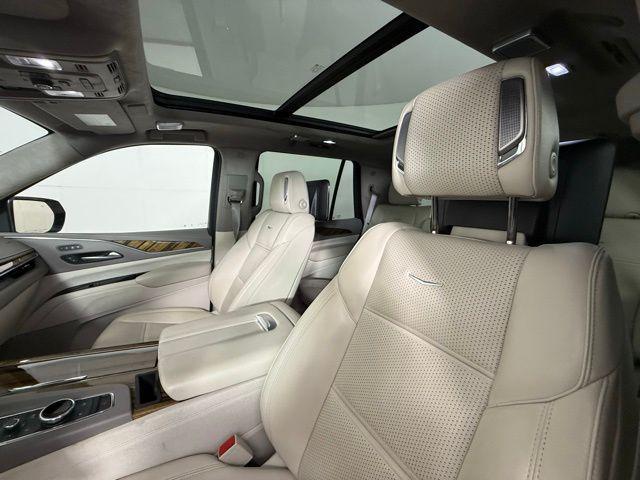 Photo of 2022 Crystal White Tricoat Cadillac Escalade