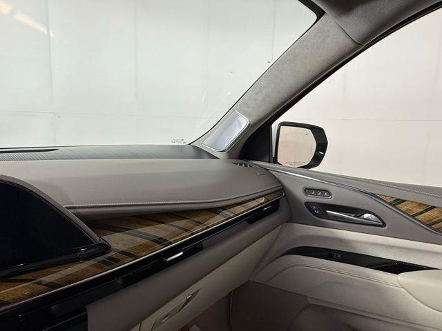 Photo of 2022 Crystal White Tricoat Cadillac Escalade