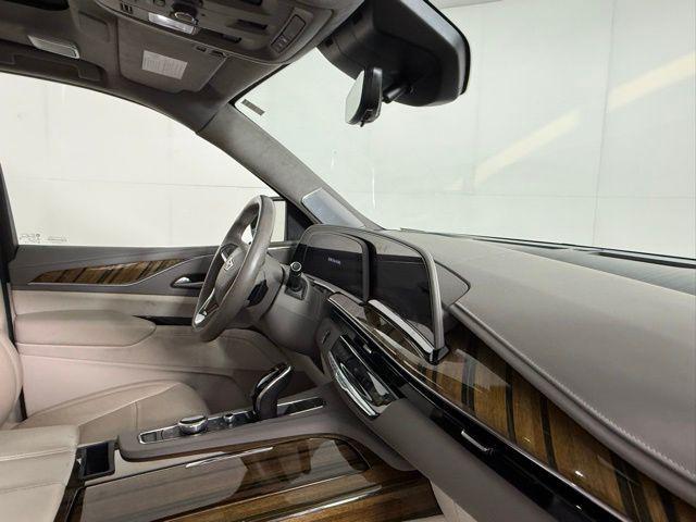 Photo of 2022 Crystal White Tricoat Cadillac Escalade