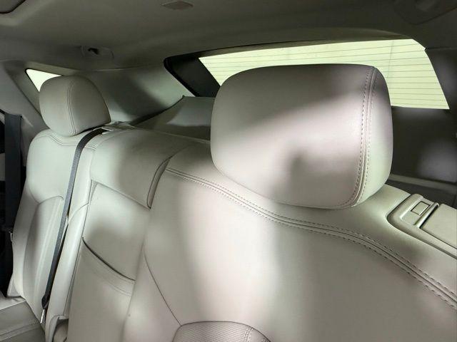 Photo of 2016 Platinum Ice Tricoat Cadillac SRX