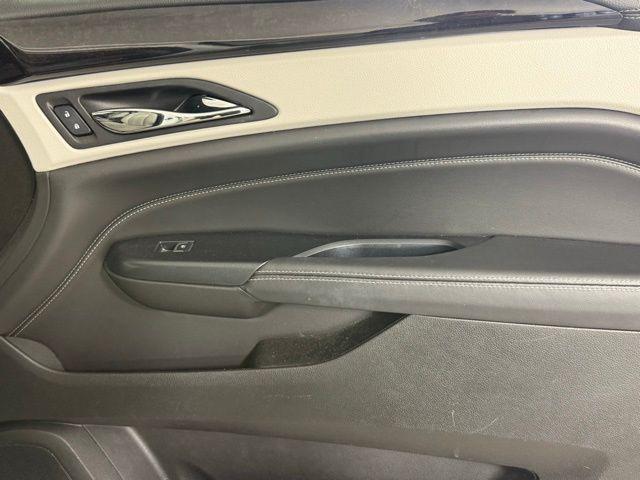 Photo of 2016 Platinum Ice Tricoat Cadillac SRX
