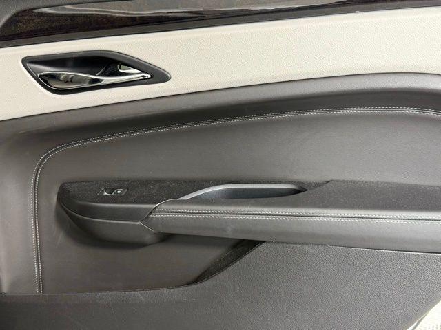 Photo of 2016 Platinum Ice Tricoat Cadillac SRX