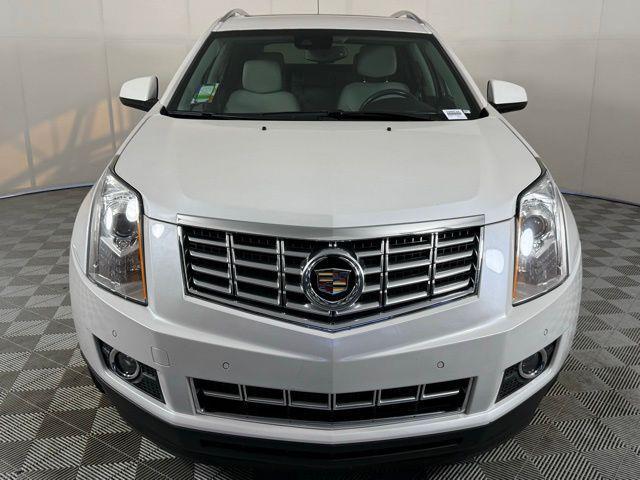 Photo of 2016 Platinum Ice Tricoat Cadillac SRX