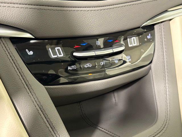 Photo of 2025 Emerald Lake Metallic Cadillac XT5