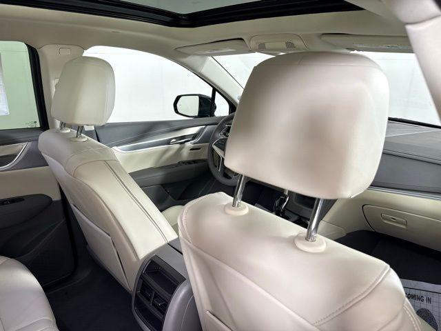 Photo of 2025 Emerald Lake Metallic Cadillac XT5