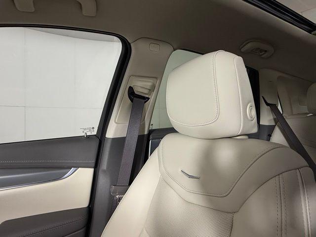 Photo of 2025 Argent Silver Metallic Cadillac XT5