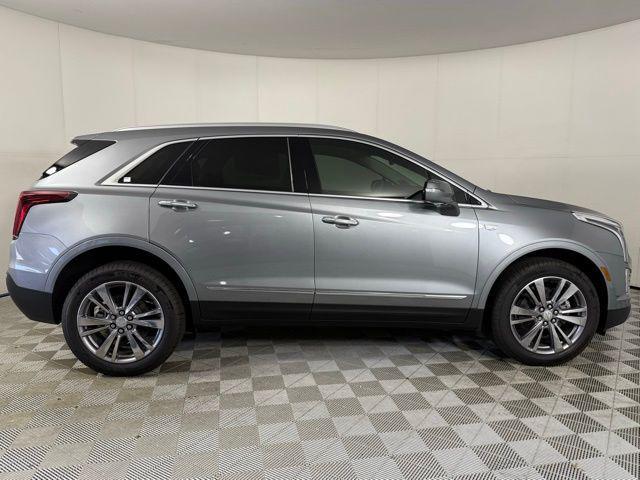 Photo of 2025 Argent Silver Metallic Cadillac XT5
