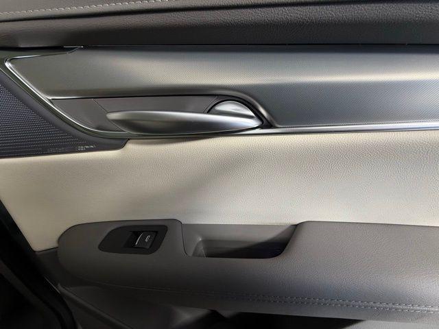 Photo of 2025 Argent Silver Metallic Cadillac XT5