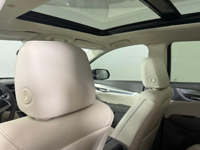 Photo of 2025 Argent Silver Metallic Cadillac XT5