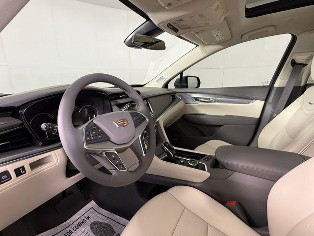 Photo of 2025 Argent Silver Metallic Cadillac XT5