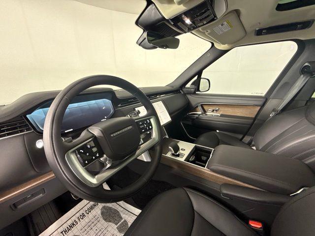 Photo of 2025 Santorini Black Metallic Land Rover Range Rover