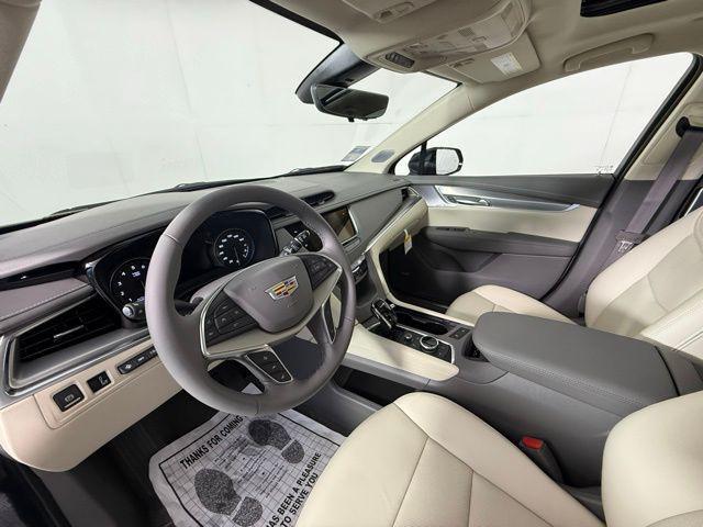 Photo of 2025 Midnight Sky Metallic Cadillac XT5