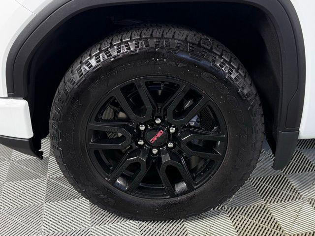 Photo of 2024 Summit White GMC Sierra 1500