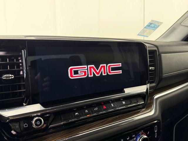 Photo of 2024 Summit White GMC Sierra 1500