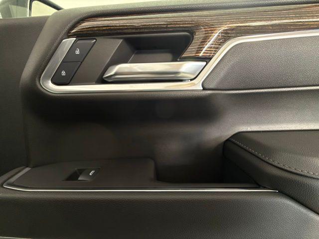 Photo of 2024 Summit White GMC Sierra 1500