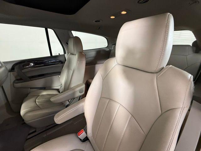 Photo of 2016 Summit White Buick Enclave
