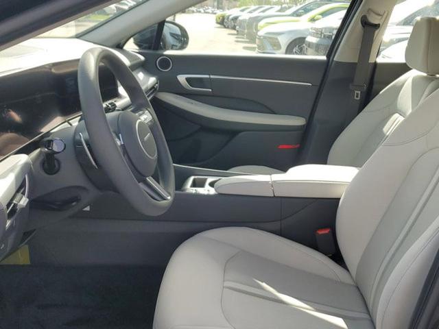 Photo of 2025 Carbon Blue Hyundai SONATA
