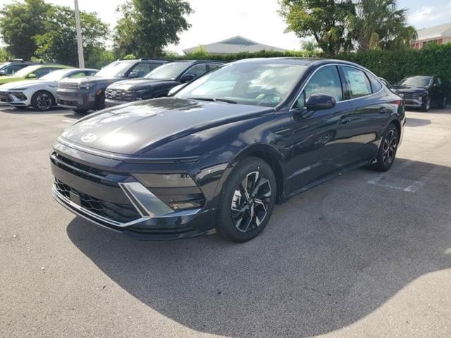Photo of 2025 Carbon Blue Hyundai SONATA
