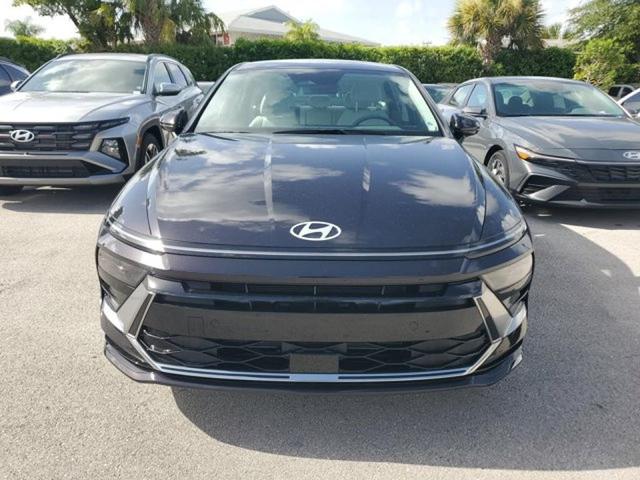 Photo of 2025 Carbon Blue Hyundai SONATA