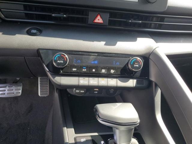 Photo of 2025 Fluid Metal Hyundai ELANTRA