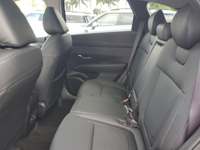 Photo of 2025 Shimmering Silver Hyundai TUCSON