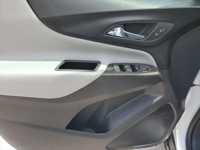 Photo of 2022 Summit White Chevrolet Equinox