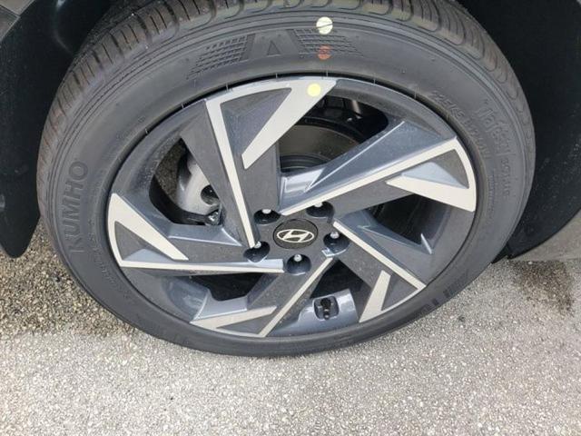 Photo of 2025 Abyss Black Hyundai ELANTRA