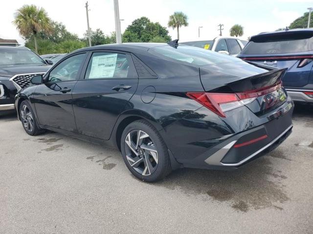 Photo of 2025 Abyss Black Hyundai ELANTRA
