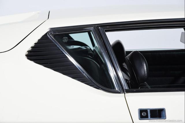 Photo of 1972 White DeTomaso Pantera